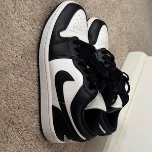 Nike Black and White Women's Sneakers